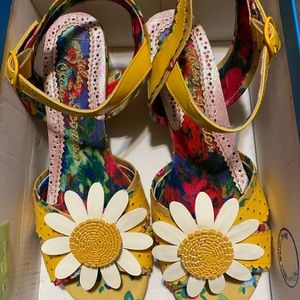 Irregular choice yellow daisy shoes